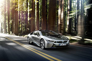 Technologia BMW i8 zwycięża w plebiscycie „Auto Lider”.