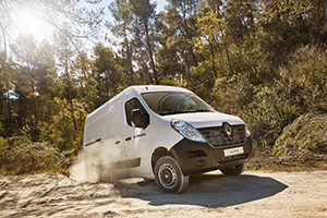3.renault master xtrack. credits - yannick brossard
