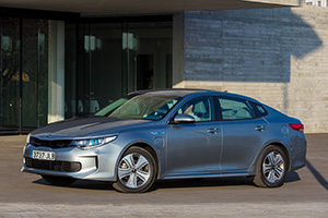 kia-optima-plug-in-hybrid-exterior-15a