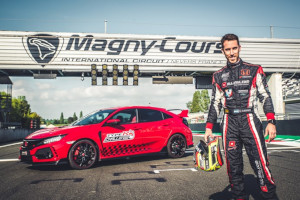 Civic Type R z rekordem na Magny-Cours