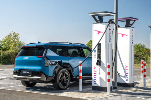 Kia wprowadza technologię Plug&Charge ładowania aut elektrycznych