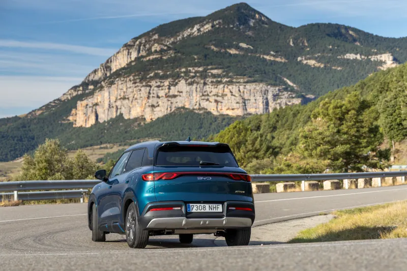 BYD ATTO 2 DM-i: Superhybryda z zasięgiem 1000 km