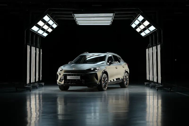 CUPRA rozwija napędy PHEV: moc i oszczędność w jednym