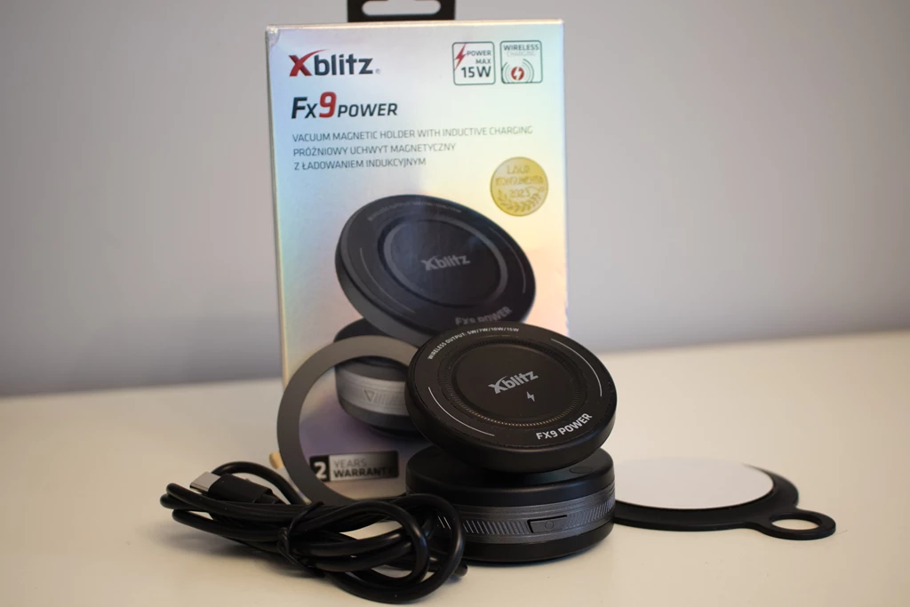 Xblitz FX9 Power – magnetyczny uchwyt z ładowaniem indukcyjnym. Czy warto?