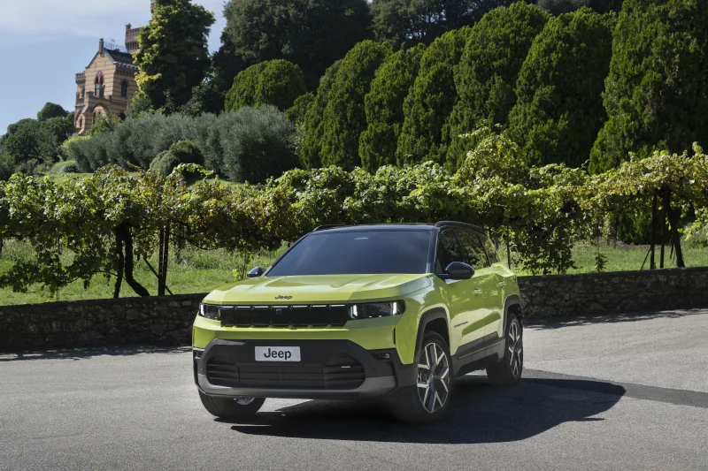 Nowy Jeep Compass – wyższy komfort, nowoczesne technologie i możliwości terenowe