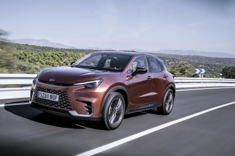 Lexus rośnie w Europie. NX i LBX na czele, RX z dużym wzrostem