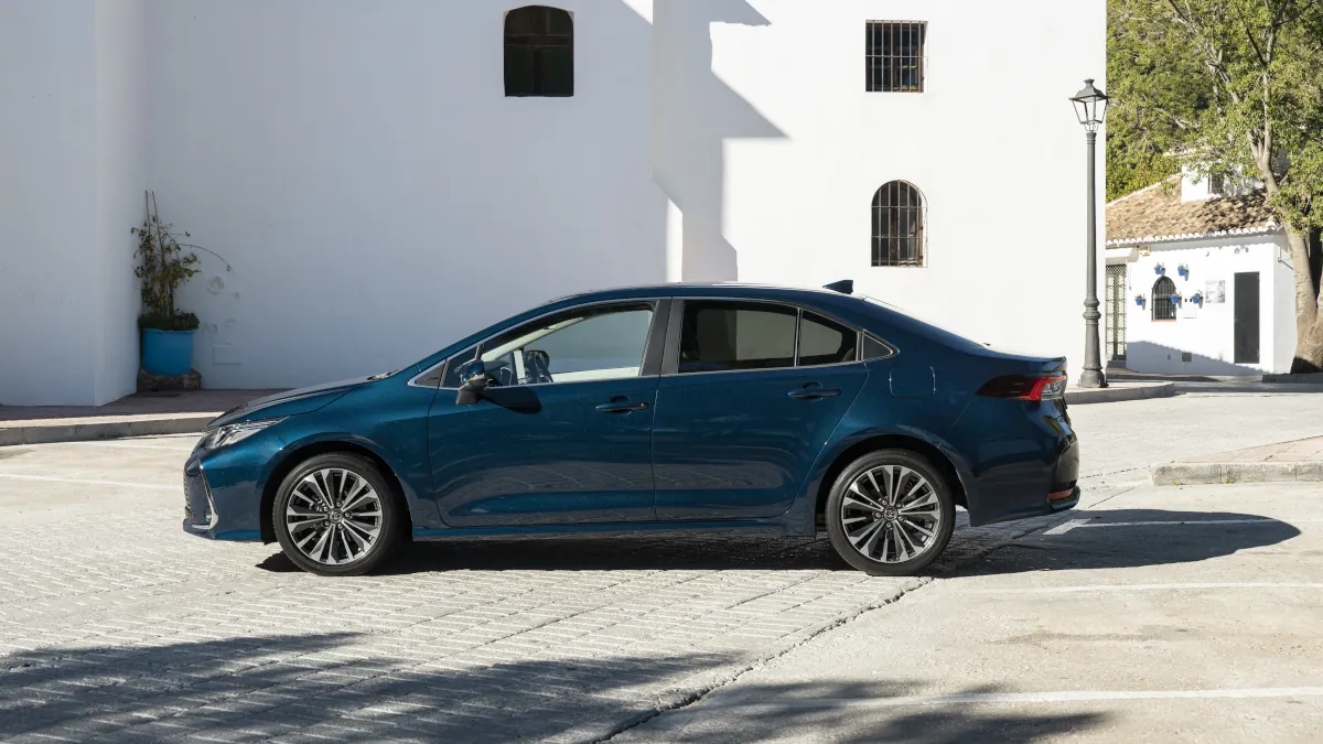 Toyota Corolla za mniej niż 100 tys. zł. Te auta z 2024 roku wciąż stoją w salonach