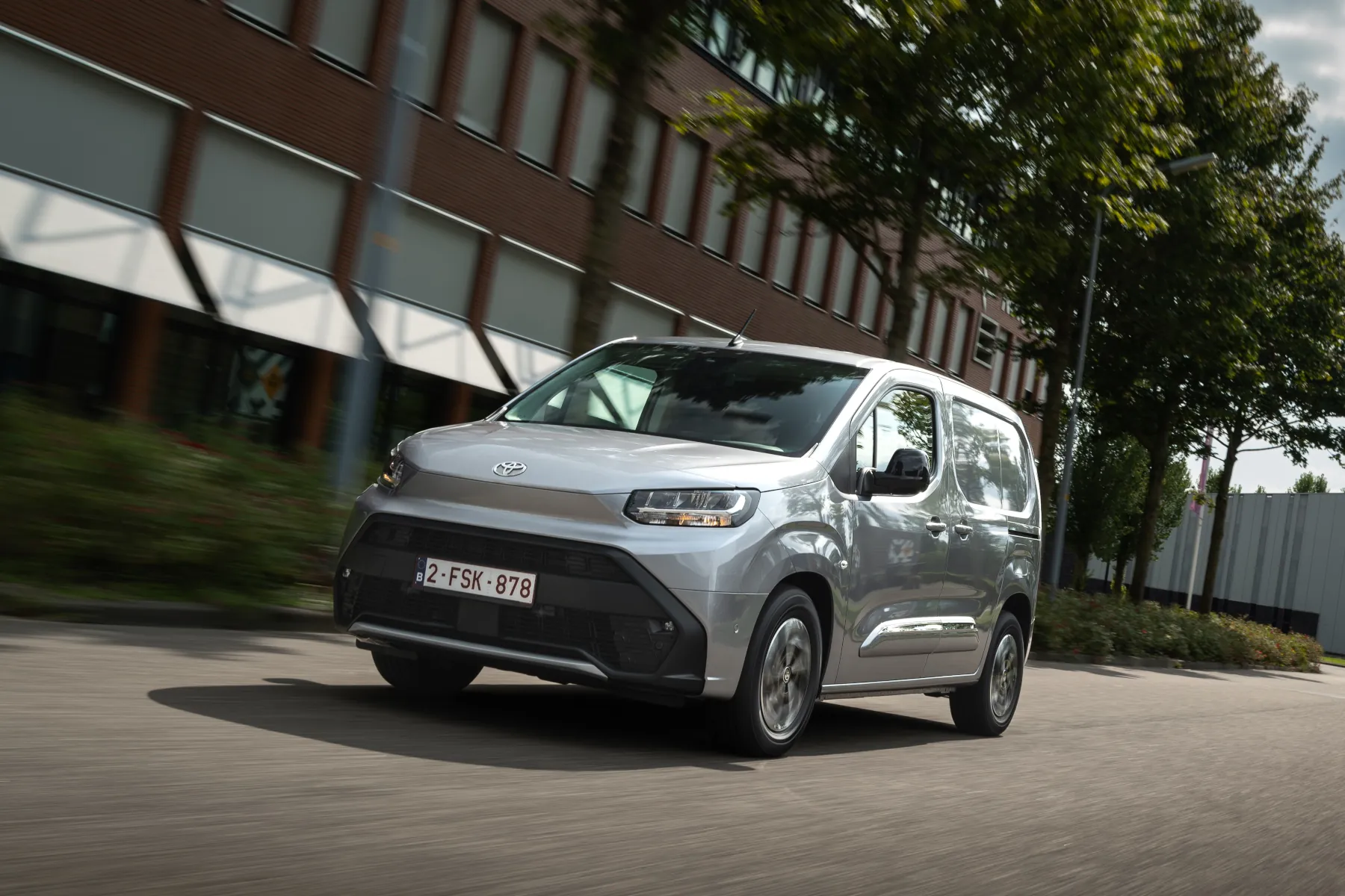 Toyota rośnie na rynku vanów. Jeden model zwiększył sprzedaż o 270%