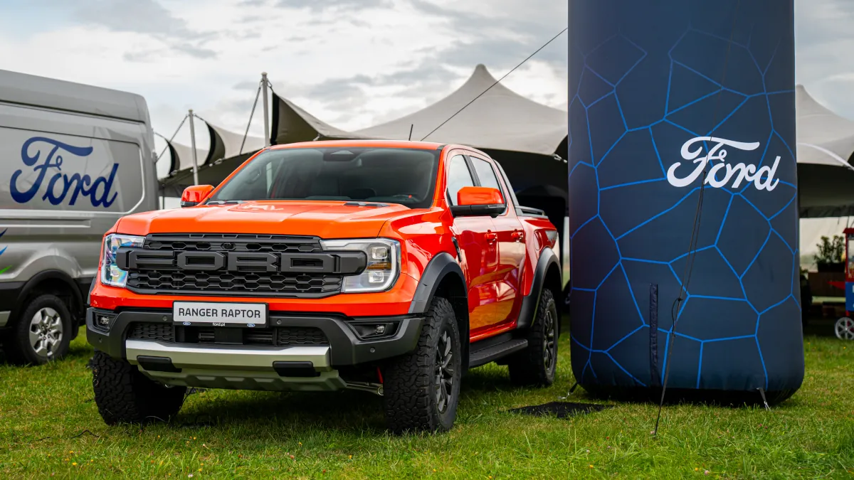 Ten Ford może zasilać sprzęt prosto ze skrzyni. Na Agro Show pokazali więcej takich samochodów