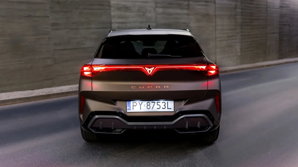 CUPRA Terramar e-HYBRID ma 118 km zasięgu elektrycznego. Jest też wersja 272 KM