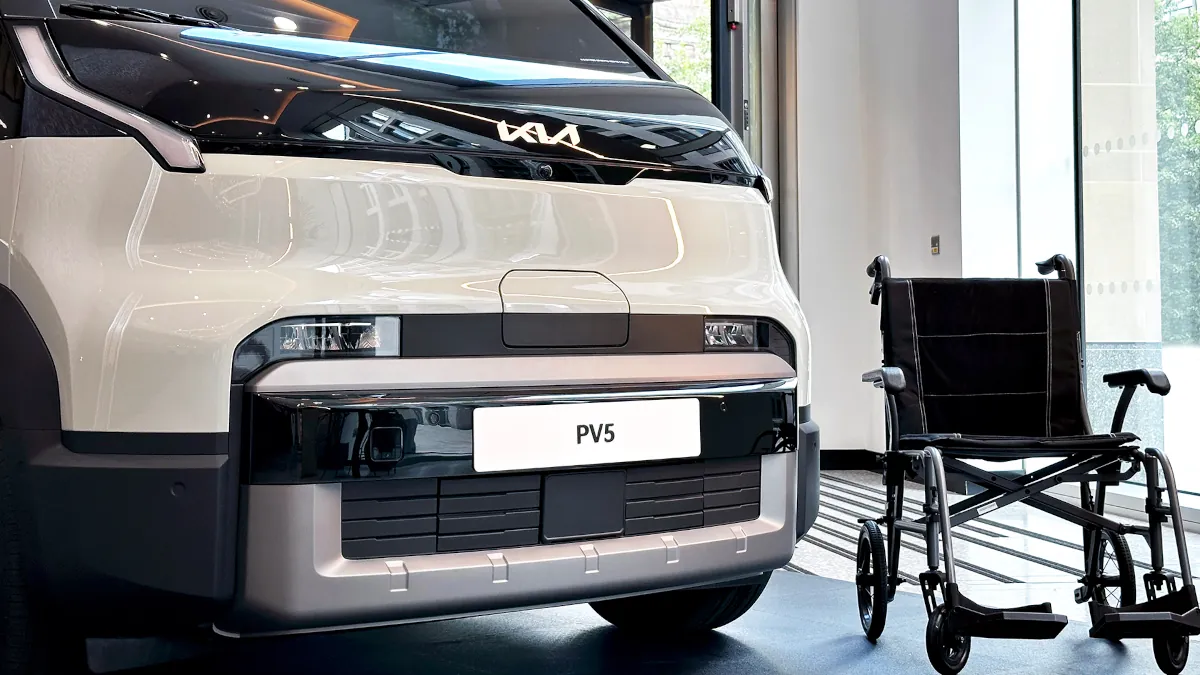 Kia PV5 WAV już w Polsce. Elektryczny van dla osób z niepełnosprawnościami kosztuje od 197 600 zł