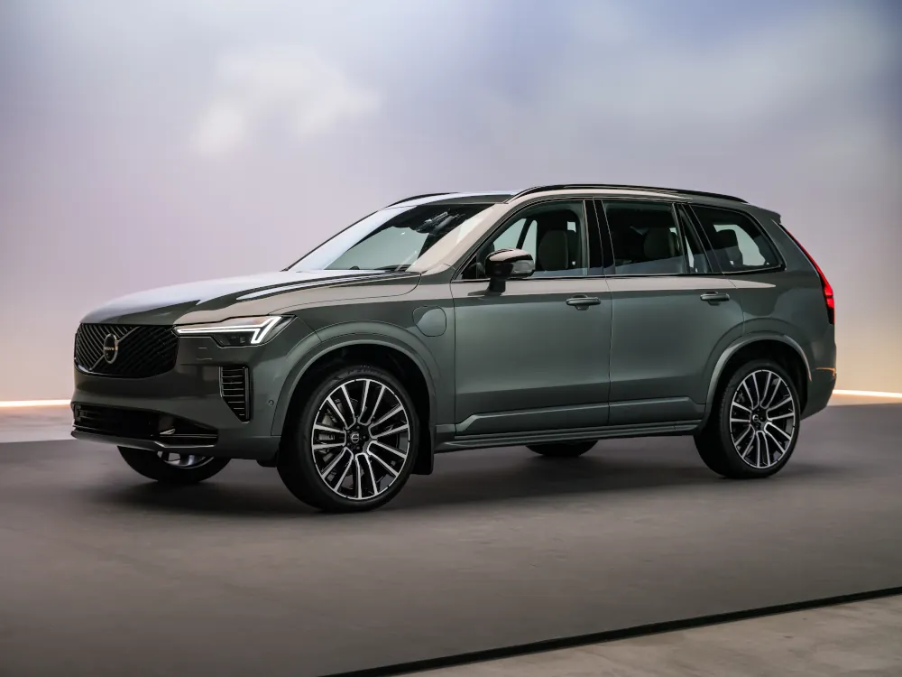 Volvo XC90 dostało ogromną baterię. Teraz może przejechać 160 km na prądzie
