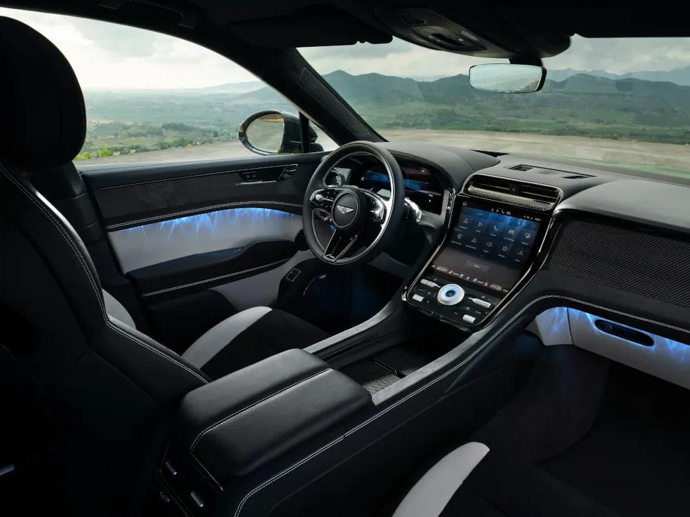 Bentley zrobił elektrycznego SUV-a. Ma 888 KM, 2,9 s do setki i dźwięk nagrany przez muzyków