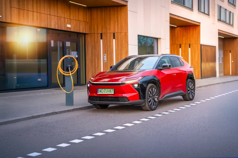 Toyota umacnia się na pozycji lidera w Polsce. Elektryki rosną o ponad 200 proc.