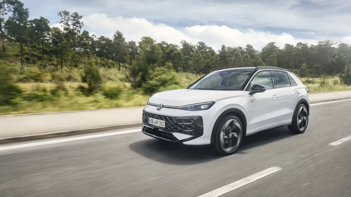 Volkswagen T-Roc z nową hybrydą już w przedsprzedaży. Cena od 138 990 zł