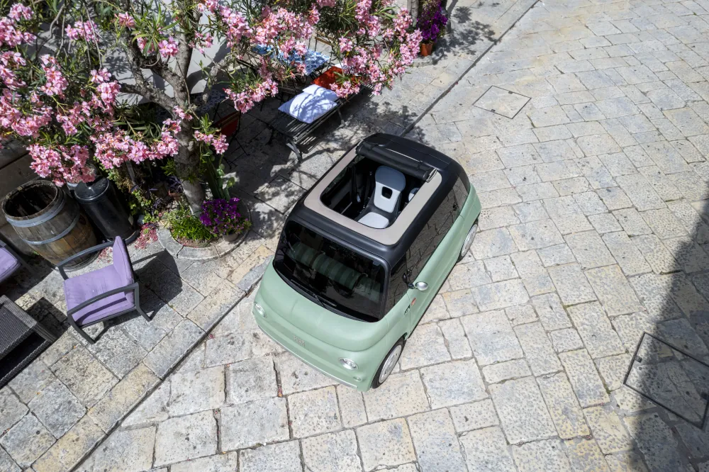 FIAT Topolino ma teraz otwierany dach. Wcześniej oferowano go tylko w limitowanej wersji