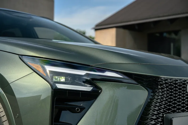 Lexus NX zmienia zasady gry. Hybryda plug-in dostanie ładowanie DC