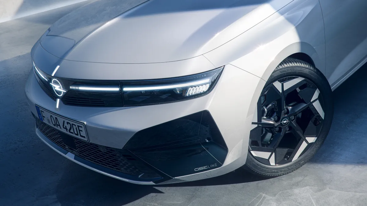 Nowy Opel Astra GSE Line wygląda znacznie ciekawiej. Będzie też wersja 280 KM