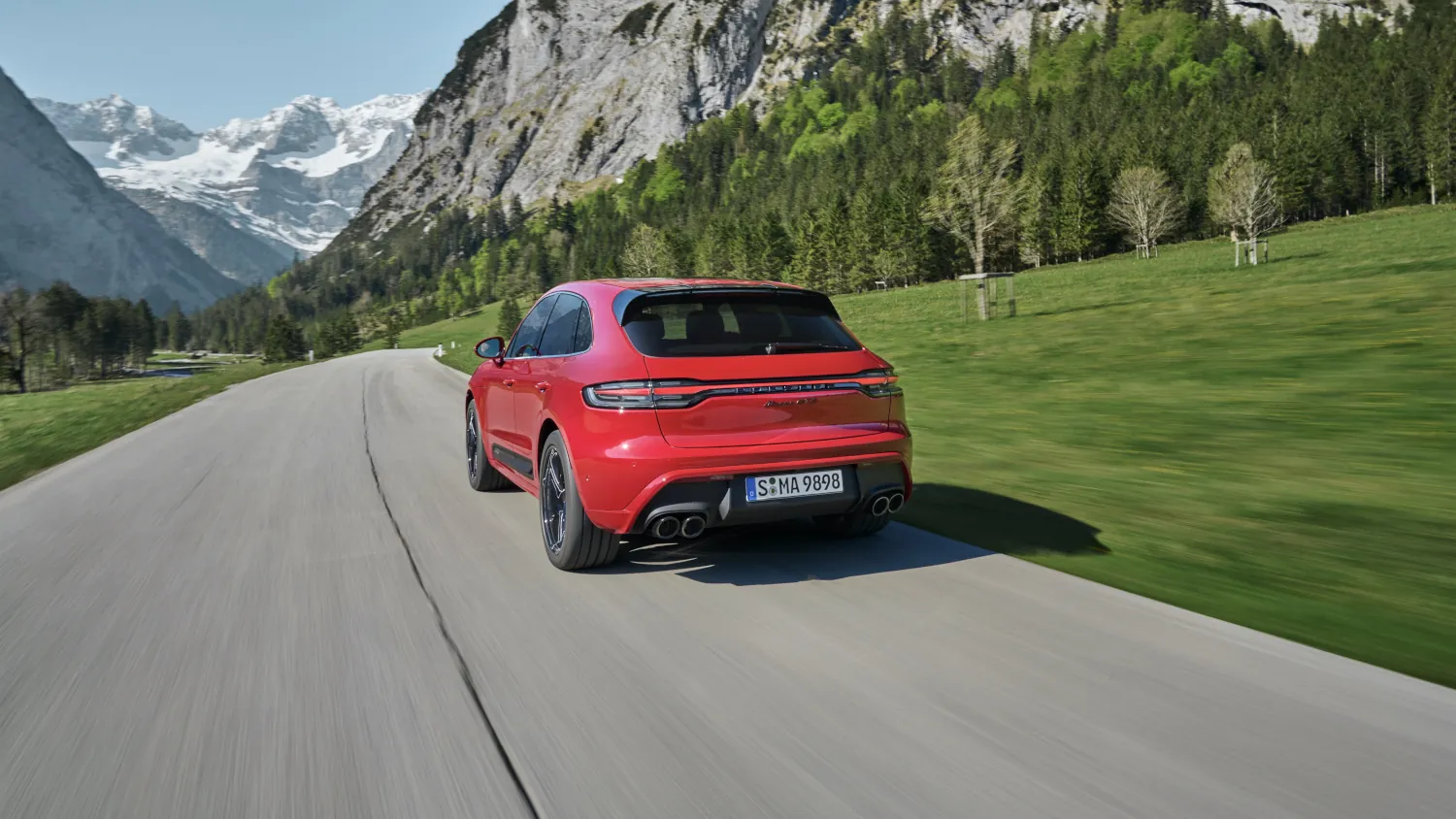 Sprzedaż elektrycznego Macana spadła o 40 proc. Porsche wraca do benzyny