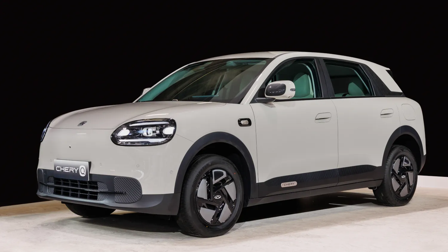 CHERY pokazało w Paryżu nowości. Elektryczny Q i hybrydowy TIGGO 4