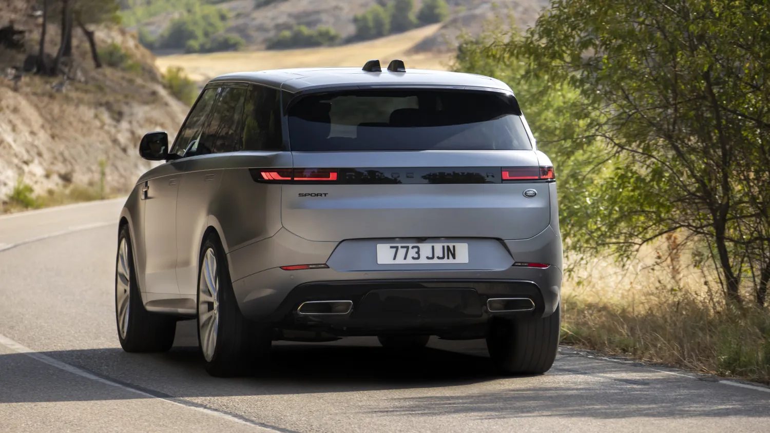 Range Rover Sport ma w USA poważny problem. Tylna rama może pękać