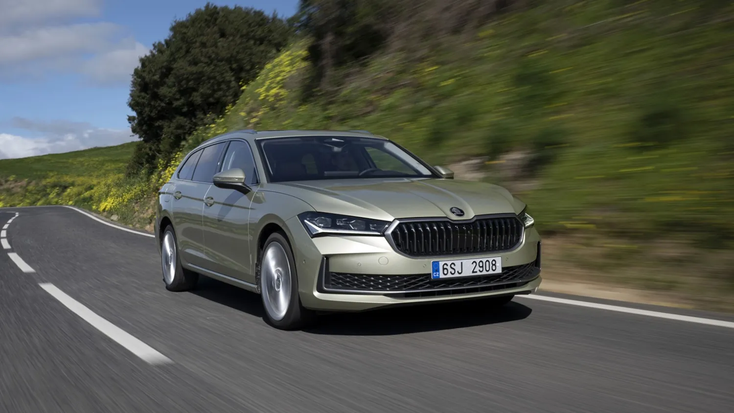 Skoda mocno obniża ceny swoich samochodów. Na wybrane modele można zyskać choćby 37 550 zł