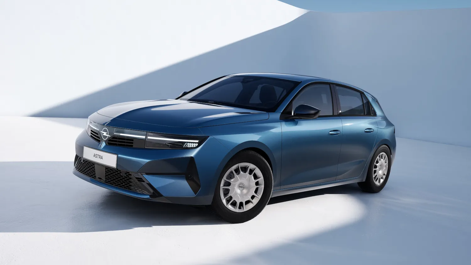 Opel Astra ma nową wersję. Hybryda i diesel kosztują od 119 900 zł