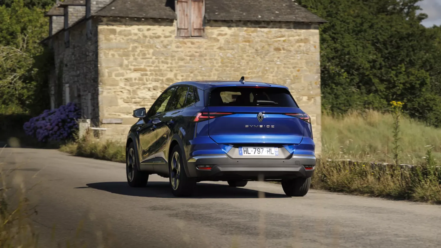 Renault Symbioz za mniej niż 100 tys. zł. Znaleźliśmy interesujące oferty u dealerów