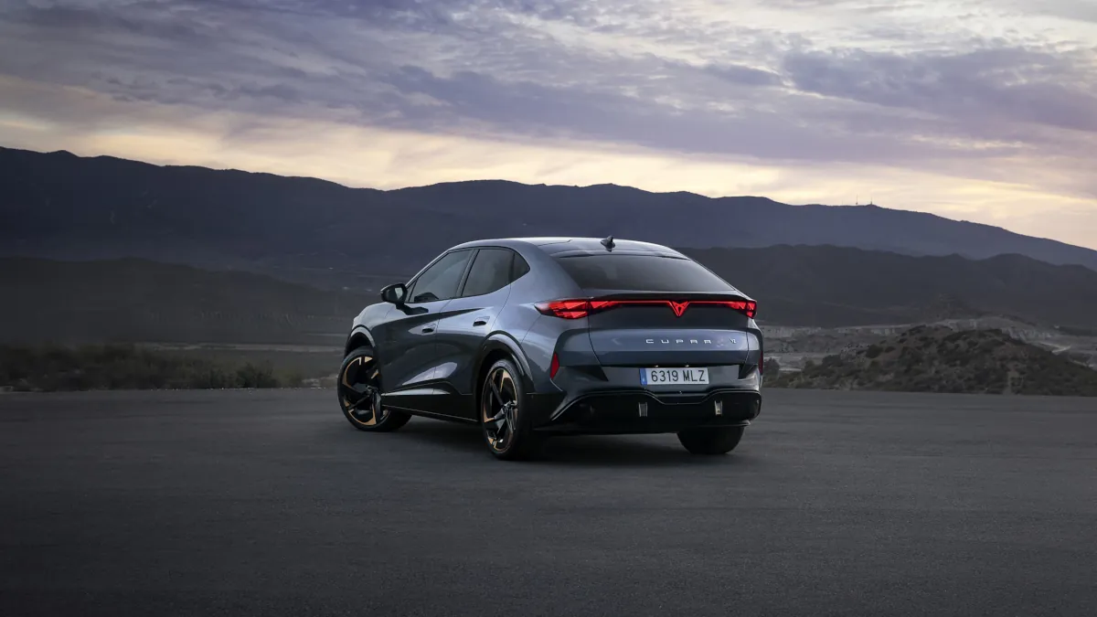 CUPRA Tavascan ma nową wersję. Do gamy dołącza Black Edition