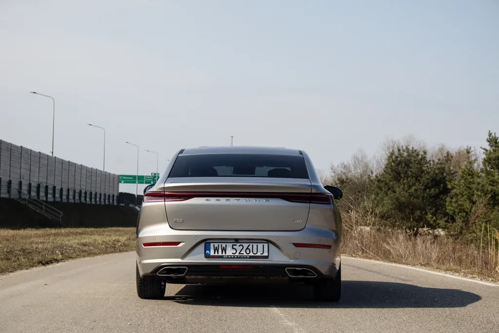 Bestune B70 2.0 Elegance LPG